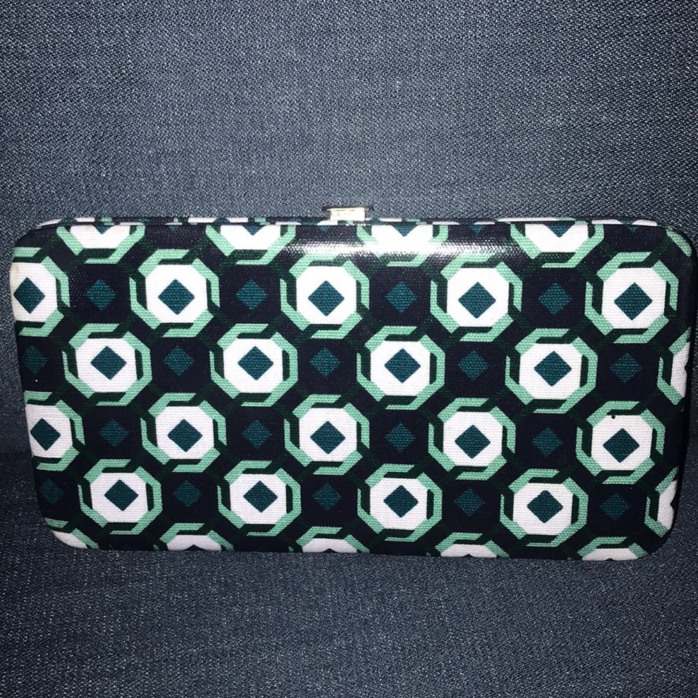 Target hard-shell clutch